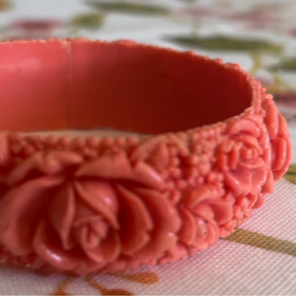 Vintage celluloid bracelet carved flowers peachy orange color ornate antique. - Picture 9 of 16